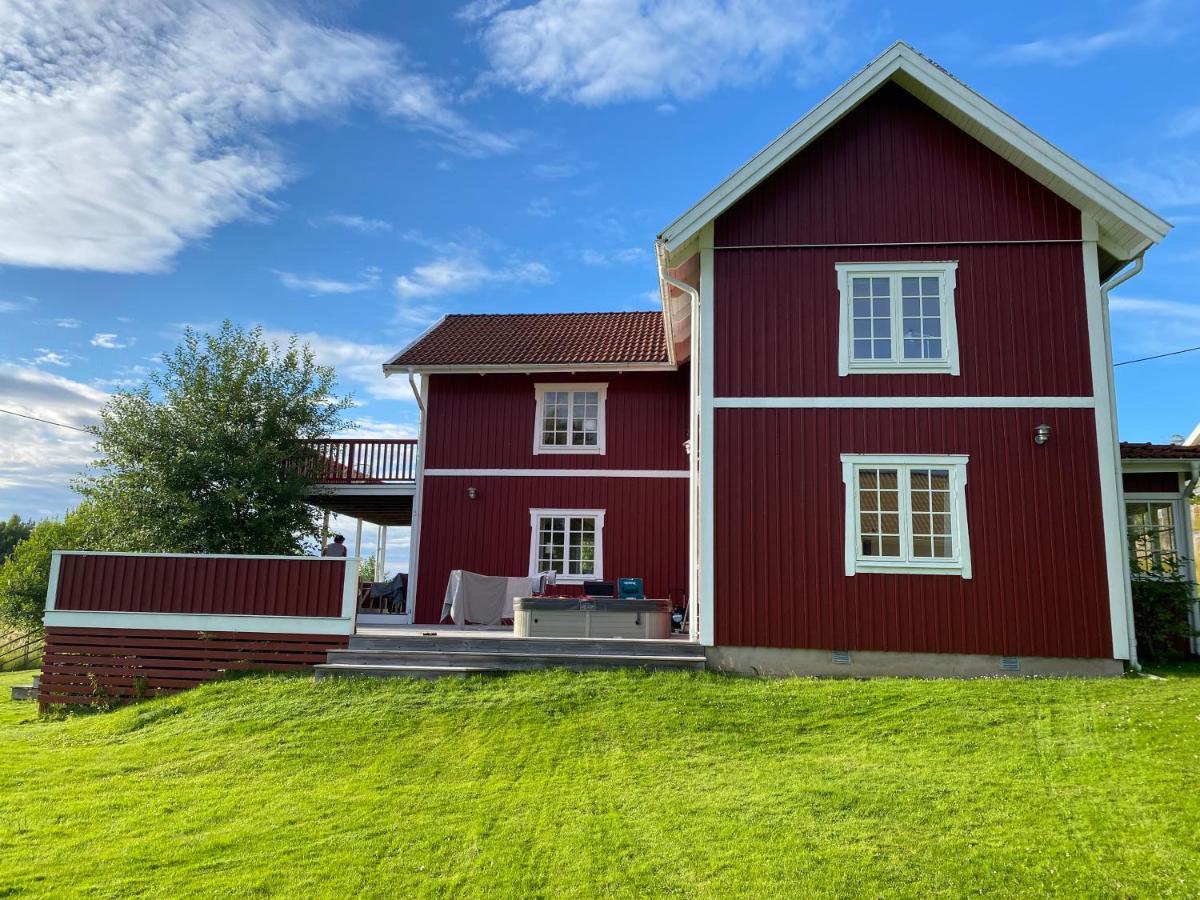 Charming Villa At Askersund Golf Resort Åmmeberg Exterior foto